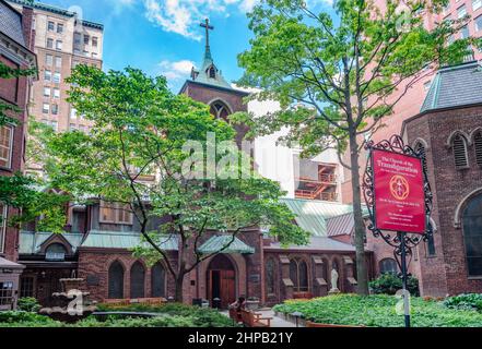 The Church of the Transfiguration alias Little Church around the Corner, an der 1 West 29th Street zwischen Madison und der 5th Avenue in Manhattan, NYC Stockfoto