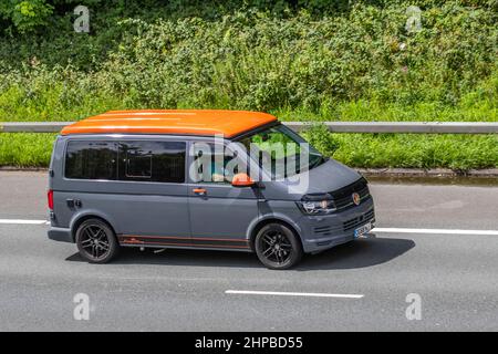 2018 grau orange VW Volkswagen Transporter Camper King 1968cc Diesel; Stockfoto