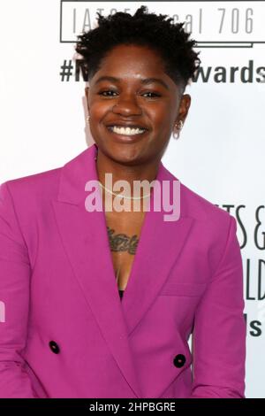 19. Februar 2022, Beverly Hills, CA, USA: LOS ANGELES - 19. FEBRUAR: BRE-Z bei den Annual Make-up Artists & Hair Stylists Guild Awards 9th kommt am 19. Februar 2022 im Beverly Hilton Hotel in Beverly Hills, CA an (Foto: © Kay Blake/ZUMA Press Wire) Stockfoto