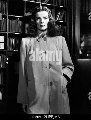 KATHARINE HEPBURN in HÜTERIN DER FLAMME (1942), Regie: GEORGE CUKOR. Kredit: M.G.M. / Album Stockfoto