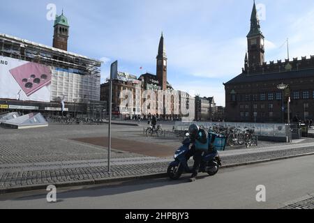 Kopenhagen/Dänemark./20. Februar 2022/. Wolt ist Partner von Delivery man in der dänischen Hauptstadt Kopenhagen Dänemark. (Foto..Francis Dean/Dean Picturs) Stockfoto