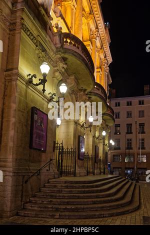 LYON, FRANKREICH, 19. Februar 2022 : Eingang des Theaters Celestins bei Nacht. Stockfoto