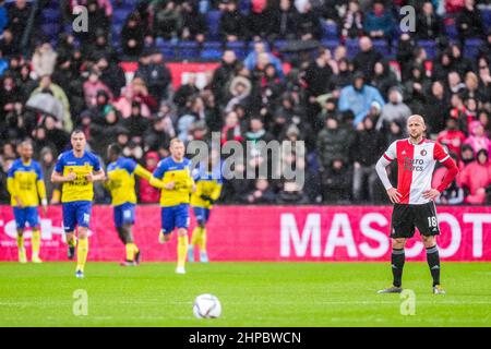 Rotterdam, Niederlande. 20th. Februar 2022. Rotterdam - Gernot Trauner von Feyenoord reagiert nach dem 0-1 von Tom Boere von Cambuur Leeuwarden während des Spiels zwischen Feyenoord und Cambuur Leeuwarden in de Kuip am 20. Februar 2022 in Rotterdam, Niederlande. Kredit: Kasten zu Kasten Abbildungen/Alamy Live Nachrichten Stockfoto