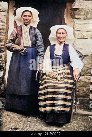 Machine Colorized Hardanger Bauernfrauen aus dem Buch The living Races of Mankind; Band 2 von Henry Neville Hutchinson, Veröffentlicht 1901 in London von Hutchinson & Co Stockfoto