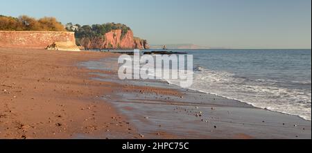 Teignmouth Beach bei Ebbe im Januar, Blick in Richtung Hole Head. Stockfoto