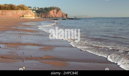 Teignmouth Beach bei Ebbe im Januar, Blick in Richtung Hole Head. Stockfoto