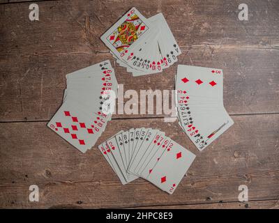 Kontrakt Überbrücke alle vier Hände, wie ausgeteilt, bevor das Reizen beginnt Stockfoto