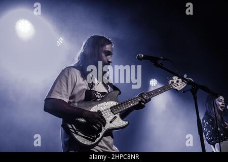 Nass-Bein-unterstützender Inhalator - Barrowland Glasgow 10th Okt 2021 Stockfoto