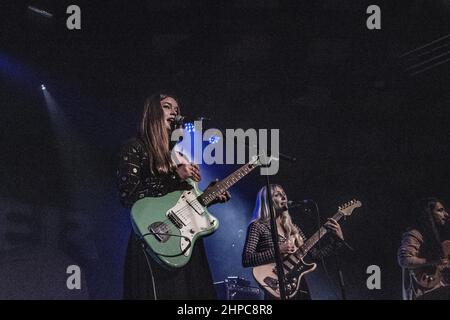 Nass-Bein-unterstützender Inhalator - Barrowland Glasgow 10th Okt 2021 Stockfoto