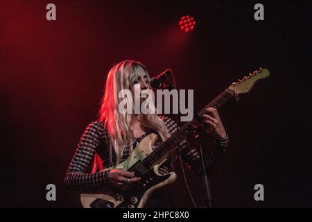 Nass-Bein-unterstützender Inhalator - Barrowland Glasgow 10th Okt 2021 Stockfoto