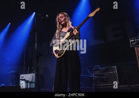 Nass-Bein-unterstützender Inhalator - Barrowland Glasgow 10th Okt 2021 Stockfoto