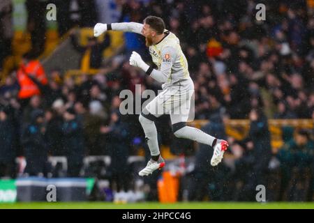 Wolverhampton, West Midlands, Wolverhampton, West Midlands, Wolverhampton, West Midlands, 20th. Februar 2022 ; Molineux Stadium, Wolverhampton, West Midlands, England; Premier League Football, Wolverhampton Wanderers gegen Leicester City; Jose Sa von Wolverhampton Wanderers feiert das Tor von Ruben Neves nach 9 Minuten (1-0) Stockfoto