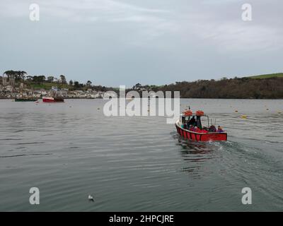 Von Polruan nach Fowey Ferry, Cornwall, Großbritannien Stockfoto