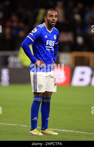 Wolverhampton, Großbritannien. 20th. Februar 2022. Ricardo Pereira von Leicester City schaut auf. Premier League Spiel, Wolverhampton Wanderers gegen Leicester City im Molineux Stadium in Wolverhampton, England am Sonntag, 20th. Februar 2022. Dieses Bild darf nur für redaktionelle Zwecke verwendet werden. Nur zur redaktionellen Verwendung, Lizenz für kommerzielle Nutzung erforderlich. Keine Verwendung bei Wetten, Spielen oder Veröffentlichungen in einem Club/einer Liga/einem Spieler. PIC von Steffan Bowen/Andrew Orchard Sports Photography/Alamy Live News Credit: Andrew Orchard Sports Photography/Alamy Live News Stockfoto