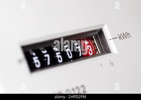 Stromzähler - Nahaufnahme des Zählers, Ziffern mit Anzeige des Stromverbrauchs Stockfoto