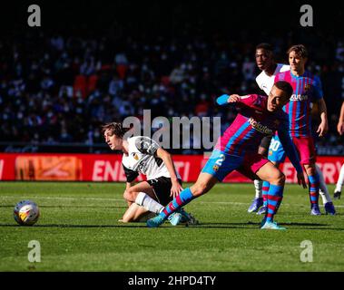 Valencia, Spanien. 20th. Februar 2022. La Liga Spanisches Fußballspiel La Liga Valencia FC gegen Barcelona FC im Mestalla Stadium, Valencia, 20. Februar 2022 900/Cordon Presseinformation: CORDON PRESS/Alamy Live News Stockfoto