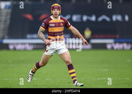 Huddersfield, England - 19. Februar 2022 - Theo Fages (7) von Huddersfield Giants während der Rugby League Betfred Super League Runde 2 Huddersfield Giants vs Hull Kingston Rovers im John Smith's Stadium, Huddersfield, UK Dean Williams Stockfoto