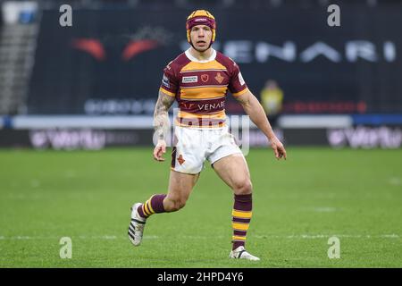 Huddersfield, England - 19. Februar 2022 - Theo Fages (7) von Huddersfield Giants während der Rugby League Betfred Super League Runde 2 Huddersfield Giants vs Hull Kingston Rovers im John Smith's Stadium, Huddersfield, UK Dean Williams Stockfoto