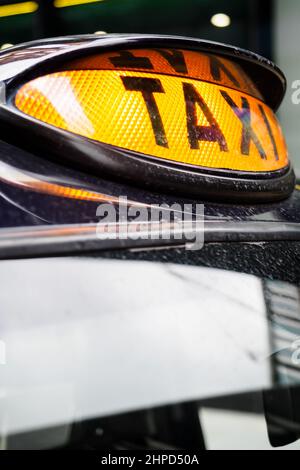 Die iconic black cab in der wunderschönen Stadt London Stockfoto