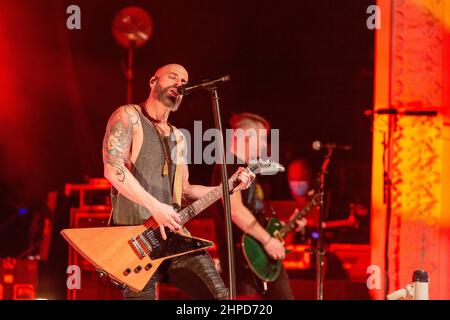 Milwaukee, USA. 19th. Februar 2022. Chris Daughtry von Daughtry am 19. Februar 2022 im Northern Lights Theater im Potawatomi Casino in Milwaukee, Wisconsin (Foto: Daniel DeSlover/Sipa USA) Quelle: SIPA USA/Alamy Live News Stockfoto