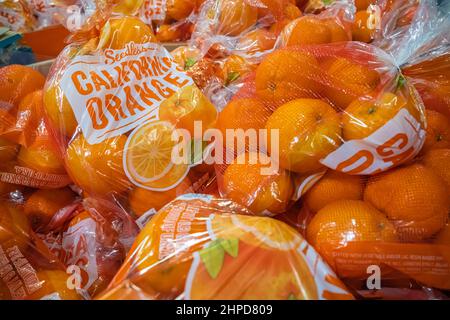 Kalifornische Orangen werden im Lagerhaus von Sam's Club in Snellville, Georgia, ausgestellt. (USA) Stockfoto