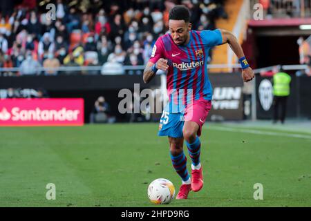 Pierre-Emerick Aubameyang vom FC Barcelona während des La Liga-Spiels zwischen dem FC Valencia und dem FC Barcelona am 20. Februar 2022 im Mestalla-Stadion. (Foto von Jose Miguel Fernandez) Stockfoto