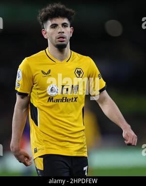 WOLVERHAMPTON, GROSSBRITANNIEN. FEBRUAR 19TH. Rayan Ait-Nouri von Wolves während des Premier League-Spiels zwischen Wolverhampton Wanderers und Leicester City in Molineux, Wolverhampton am Sonntag, 20th. Februar 2022. (Kredit: James Holyoak | MI News ) Kredit: MI Nachrichten & Sport /Alamy Live News Stockfoto