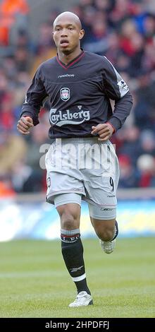 SOUTHAMPTON V LIVERPOOL 14-03-04 EL HADJI DIOUF PIC MIKE WALKER, 2004 Stockfoto