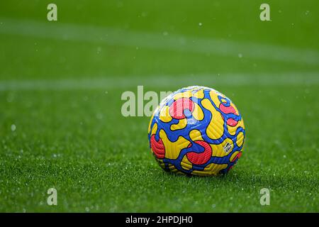 Wolverhampton, Großbritannien. 20th. Februar 2022. Der Nike Flight Premier League Spielball in Wolverhampton, Großbritannien am 2/20/2022. (Foto von Simon Whitehead/News Images/Sipa USA) Quelle: SIPA USA/Alamy Live News Stockfoto