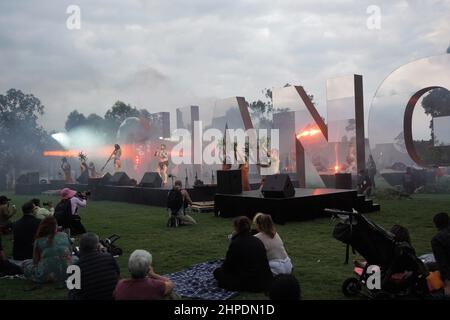 Aborigine-Darsteller bei der Vigil am Vorabend des Australia Day 2022 Stockfoto