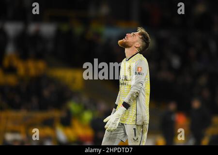 Wolverhampton, Großbritannien. 20th. Februar 2022. Jose Sa #1 von Wolverhampton Wanderers schaut am 2/20/2022 in Wolverhampton, Vereinigtes Königreich nach oben. (Foto von Simon Whitehead/News Images/Sipa USA) Quelle: SIPA USA/Alamy Live News Stockfoto