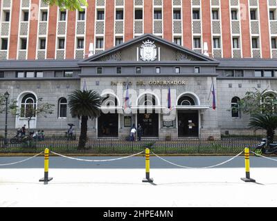 Manila, Philippinen. 18th. Februar 2022. Die Frontfassade des Comelec-Hauptgebäudes in Intramuros. Kredit: SOPA Images Limited/Alamy Live Nachrichten Stockfoto