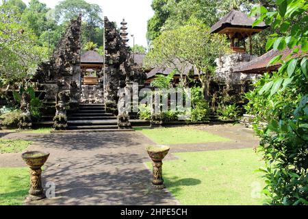Eingangshalle des Gunung Lebah Tempels neben Campuhan Ubud. Aufgenommen Im Januar 2022. Stockfoto