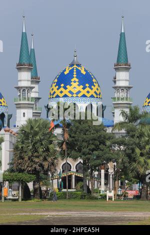 Tuban, Indonesien - 25. Januar 2022: Die große Moschee von Tuban (Masjid Agung) Stockfoto