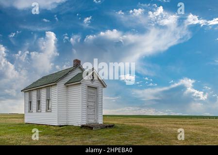 Die kleine St. Johns Lutheran Church südlich von Leader, SK, Kanada Stockfoto