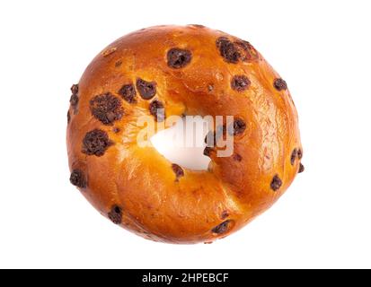 Ein Single Chocolate Chip Bagel isoliert auf einem weißen Hintergrund Stockfoto