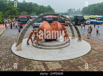 Seoul, Südkorea - 28. Juli 2020: Reunite Korea Monument am dritten Infiltrationstunnel im DMZ-Gebiet von Südkorea. Entmilitarisierung der Zone zwischen Nord-an Stockfoto