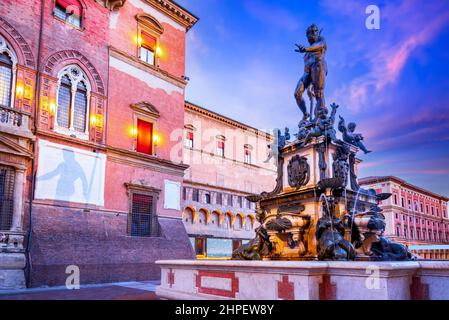 Bologna, Italien. Piazza del Nettuno und Piazza Maggiore in Bologna, Italien Wahrzeichen in der historischen Provinz Emilia-Romagna. Stockfoto