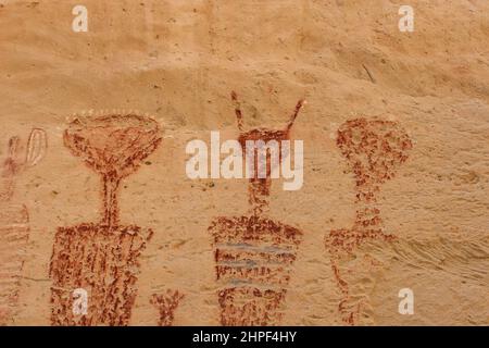 Das Carrot man Panel im Canyon Pintado National Historic District ist im Barrier Canyon oder archaischen Stil und wird auf etwa 4.000 Jahre geschätzt Stockfoto