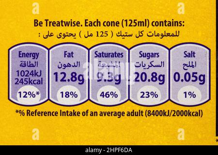 nutritional information reference intake labelling information on box of Cadbury flake 99 vanilla ice cream topped with Cadbury Flake ice creams Stockfoto