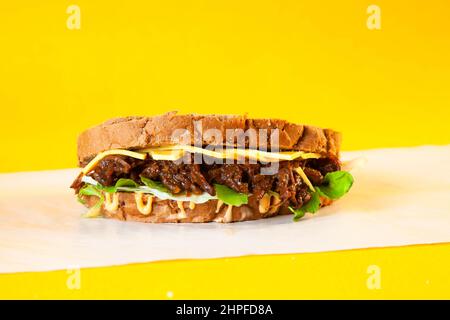 Roggenbrot Pulled Beef Sandwich Stockfoto