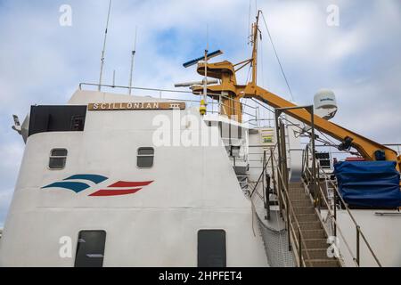 Die Fähre Scillonian III dockte im Hafen von Penzance an. Zwischen März und November fährt das Schiff zu den Scilly-Inseln Stockfoto