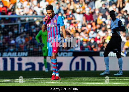 Valencia, Spanien, 20. Februar 2022, Pierre Emerick Aubameyang vom FC Barcelona feiert ein Tor während des Fußballspiels der spanischen Meisterschaft La Liga zwischen Valencia CF und dem FC Barcelona am 20. Februar 2022 im Mestalla-Stadion in Valencia, Spanien - Foto: Ivan Terron/DPPI/LiveMedia Stockfoto