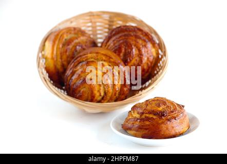 Brötchen auf weißem Hintergrund. Stockfoto