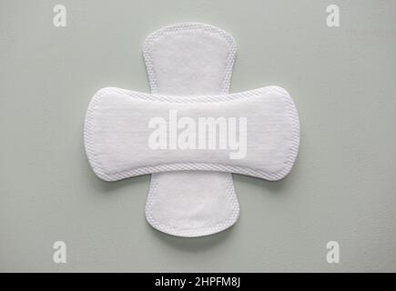 Reine leere Frauen Einweg täglichen Menstruationsbeschwerden oder Servietten Stockfoto