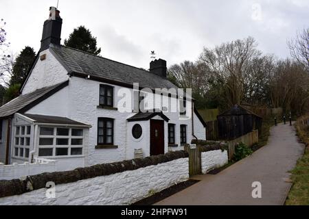 Pensarn Cottage, die alte Schleusenwärterhütte, an der 14 Schleusen Kanalpromenade, Newport, Wales Stockfoto