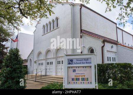 NEW ORLEANS, LA, USA - 16. FEBRUAR 2022: Stuart Hall School for Boys auf der Carrollton Avenue Stockfoto