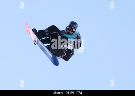 Chris Corning (USA), 14. FEBRUAR 2022 - Snowboarden: Big Air Qualification der Männer während der Olympischen Winterspiele 2022 in Peking bei Big Air Shougang Stockfoto