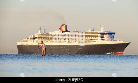 Das RMS Queen Mary 2 am Port Phillip Bay Melbourne Australia. Stockfoto