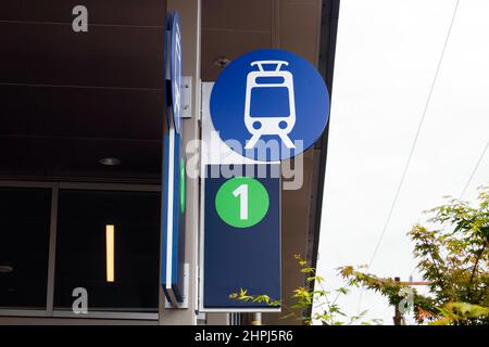 Beschilderung für Sound Transit 1 Line an einer Link Light Rail Station in Seattle, Washington. Stockfoto